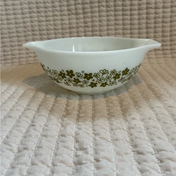 PYREX vintage crazy Daisy mixing bowl - Picture 1 of 3